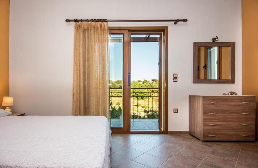 Villa Irida Afrato Exterior photo