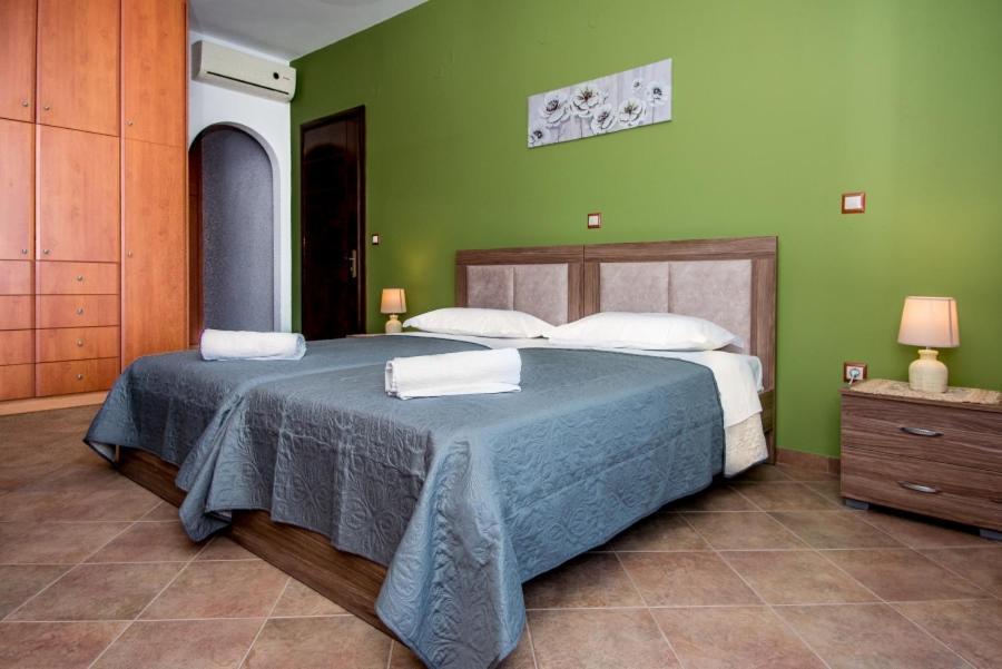 Villa Irida Afrato Exterior photo