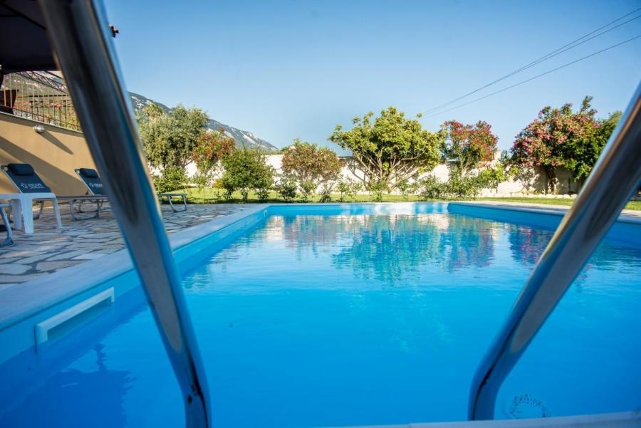 Villa Irida Afrato Exterior photo